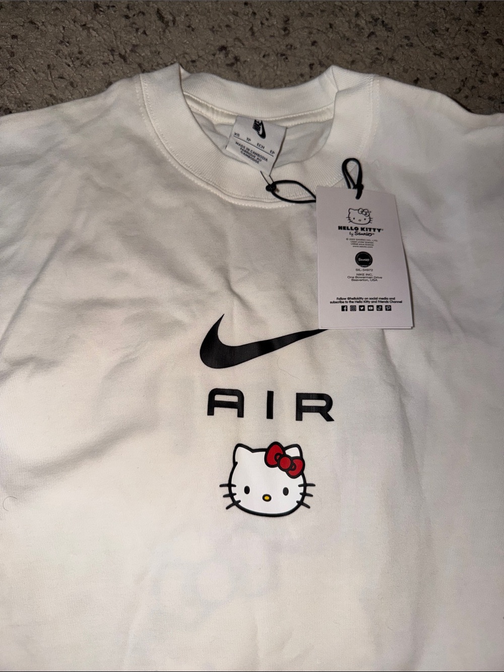 Nike Air x Hello Kitty White Graphic T-Shirt - Picture 3 of 4